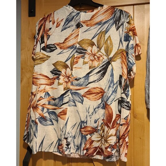 Lot of 2 Womens Plus Size 2X 100% Linen T shirts Stripe Floral - Picture 4 of 16